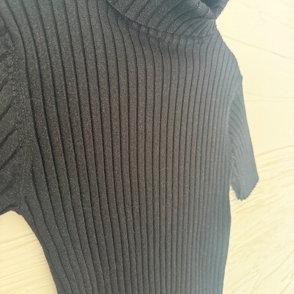 Guess Ribbed Turtleneck Sweater Black Size Small | Perfect Condition | Classic - Picture 6 of 8